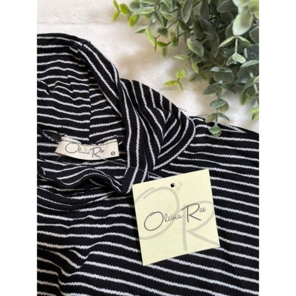 Olivia Rae size S turtleneck tee - Picture 3 of 6